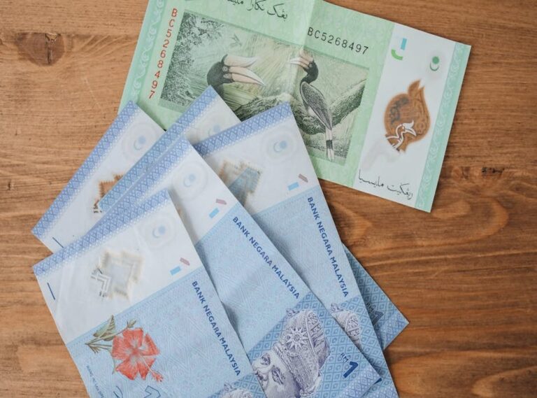 uang malaysia 1 ringgit berapa rupiah